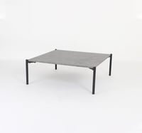 طاولة جانبيه مستطيله أنيقة بتصميم عصري – لمسة راقي...