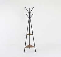 علاق ملابس عملي بتصميم عصري وراحة استخدام مثالية