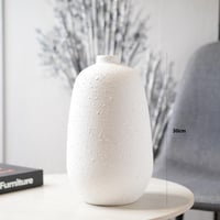 فازة سيراميك بتصميم عصري باللون الابيض مقاس 30 سم