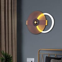 إضاءة حائط بلون انارة ابيض بتصميم مميز لون ذهبي