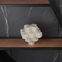 تحفة ديكورية بتصميم مكعبات لون بيج مقاس 15x20 سم