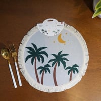 لباد دائري بهوية رمضانية وتفاصيل أنيقة