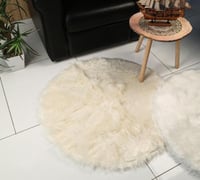 سجادة فرو بتصميم راقي و فريد مقاس 90 سم - 1 حبة