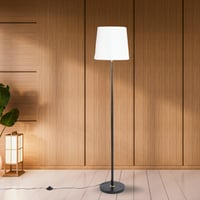 اباجورة ستاند بتصميم أنيق باللون الأسود x الأبيض