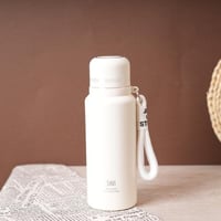 زجاجة مياة حرارية بتصميم مميز لون ابيض - 750 مل
