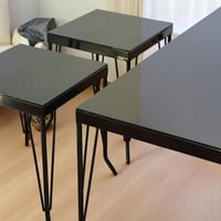 طقم طاولات زجاج بأرجل معدن باللون الاسود - 5 حبة