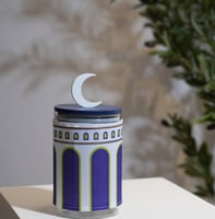 علبة تقديم زجاجية بتصميم الأقواس الملونة مع غطاء ه...