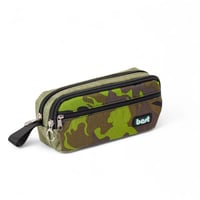 مقلمة مدرسية بتصميم عسكري لون أخضر مموج