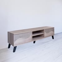 طاولة تلفزيون بيج خشبيه بتصميم انيق – 160 سم