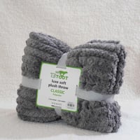 بطانية بتصميم مضلع لون رمادي مقاس 200x180 سم