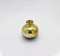 فازة ديكور أنيقة بلون ذهبي وأسود – تصميم عصري فاخر