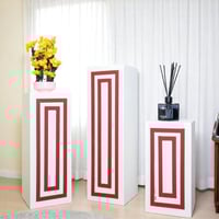 ستاندات عرض خشب باللون الابيض و الاحمر - 3 حبة