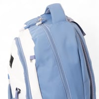 مجموعة شنطة ظهر مدرسية 4 في 1 تشمل كل احتياجات الط...