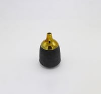 فازة ديكور أنيقة بلون ذهبي وأسود – تصميم عصري فاخر