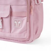 شنطة ظهر مدرسية بلون وردي بتصميم أنيق وعصري