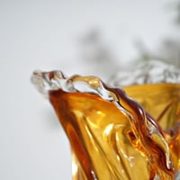 فازة ديكور زجاجية بتدرج عسلي ذهبي فاخر