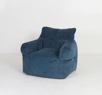 كرسي أنيق ومريح بتصميم مميز لون ازرق