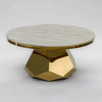 طقم طاولات مصنوع من المعدن بتصميم مميز باللون الذه...