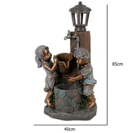 نافورة مياه مضيئة علي شكل منزل وصنبور مزين بالاطفا...