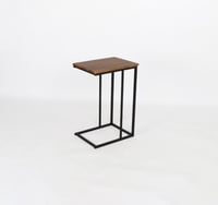 طاوله خدمه بتصميم انيق مميز خشب ومعدن 45x45x54سم