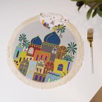 مفرش مائدة (لباد) رمضاني دائري بتصميم قباب رمضان