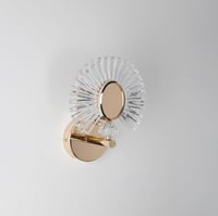 اضاءة جداريه ب3 اضاءات متغيرة لون ذهبي