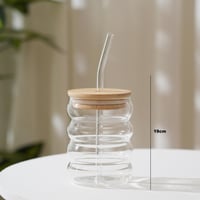 مج زجاج مع ماصة بتصميم مموج لون شفاف مقاس 19 سم