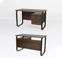 مكتب خشب مع ادراج باللون البني مقاس 120x60x75 سم