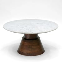 طقم طاولات مصنوع من الخشب بتصميم مميز باللون البنى...