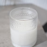 شمعة مضيئة غير معطرة بكأس زجاجي باللون الشفاف مقاس...