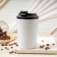 كوب حافظ للحرارة بتصميم مميز باللون الابيض سعة 0.3...