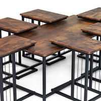 أطقم طاولات مصنوع من المعدن والخشب بتصميم مميز بال...