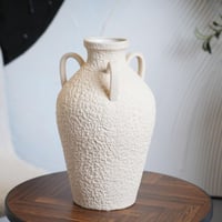 فازة سيراميك بتصميم مميز لون بيج مقاس 40 سم