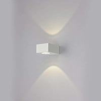 اضاءة جداريه بلون انارة اصفر بتصميم ليد إتجاهين لو...