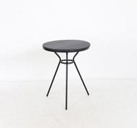 طاولة حديقة بتصميم دائري لون أسود مقاس 75x60 سم