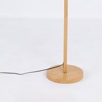 اباجورة ستاند بتصميم أنيق لون خشبي x أبيض