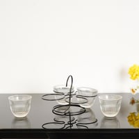 طقم فناجين مع حامل معدن لون اسود مقاس 10x12 سم