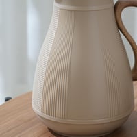 طقم ترامس لحفظ الشاي و القهوة بتصميم مميز لون بيج...