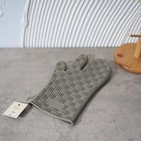 قفاز سيليكون مقاوم للحرارة بتصميم مميز لون رمادي