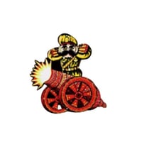 تابلوهات بشكل مدفع رمضان باللون الاحمر