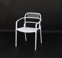 كرسي بتصميم متين وخفيف – مثالي للحدائق والمناسبات...