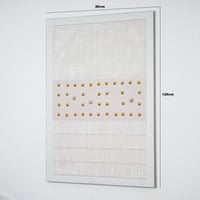 لوحة جدارية بتصميم أنيق باللون الأبيض و البيج مقاس...