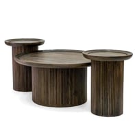 طقم طاولات مصنوع من الخشب بتصميم مميز باللون البنى...