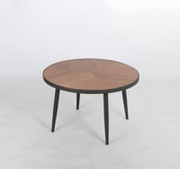 طاولة جانبيه أنيقة بتصميم مميز – لمسة راقية لون خش...