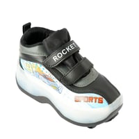 حذاء تزلج جلد بعجلات للاطفال بتصميم مميز لون اسود...