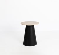 طاوله خدمه بتصميم انيق مميز 45*55 سم لون أسود