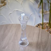 شمعدان بتصميم عصري باللون الشفاف مقاس 20 سم