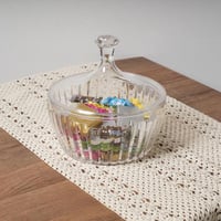 صحن تقديم الحلوي بغطاء بتصميم مميز لون شفاف مقاس 1...