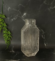 فازة زجاج بتصميم مضلع لون شفاف مقاس 13x30 سم