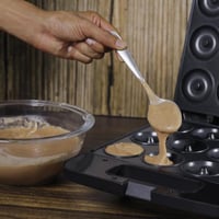 جهاز صانع الدونات من كريبتون لون اسود - 1400 واط -...